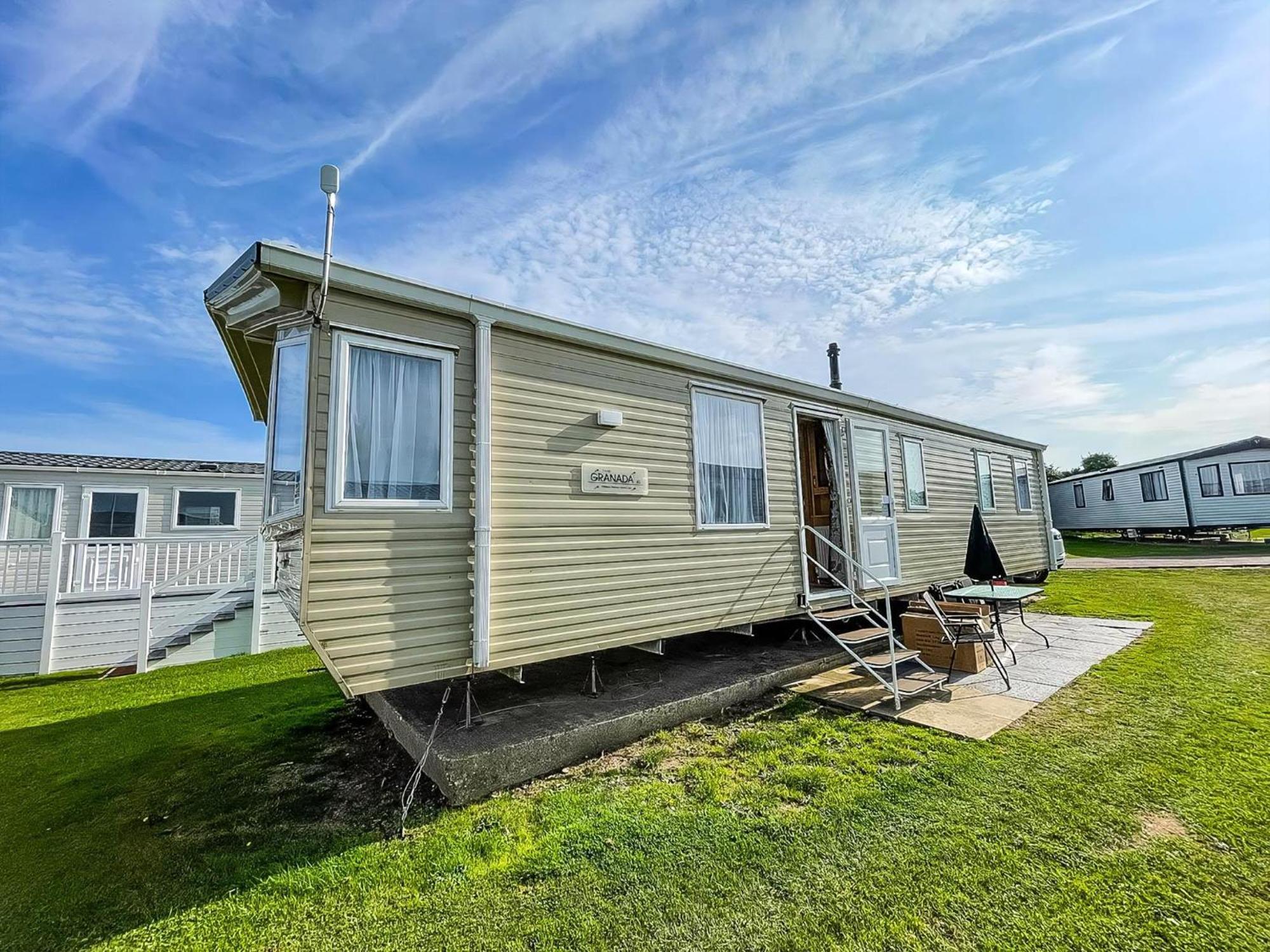 Lovely Caravan By The Beach In Pakefield, Suffolk Ref 68007Cl โลเวสทอฟต์ ภายนอก รูปภาพ