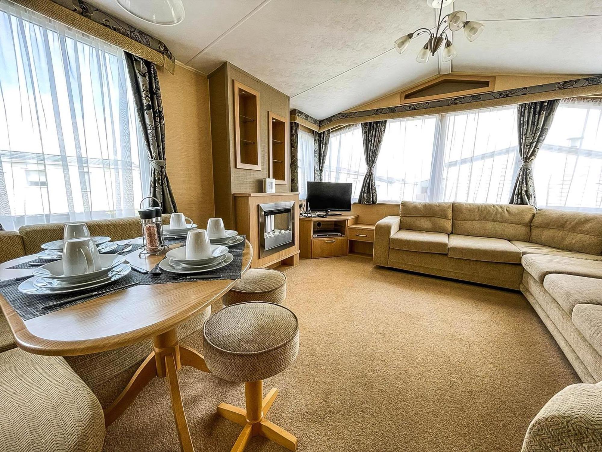 Lovely Caravan By The Beach In Pakefield, Suffolk Ref 68007Cl โลเวสทอฟต์ ภายนอก รูปภาพ