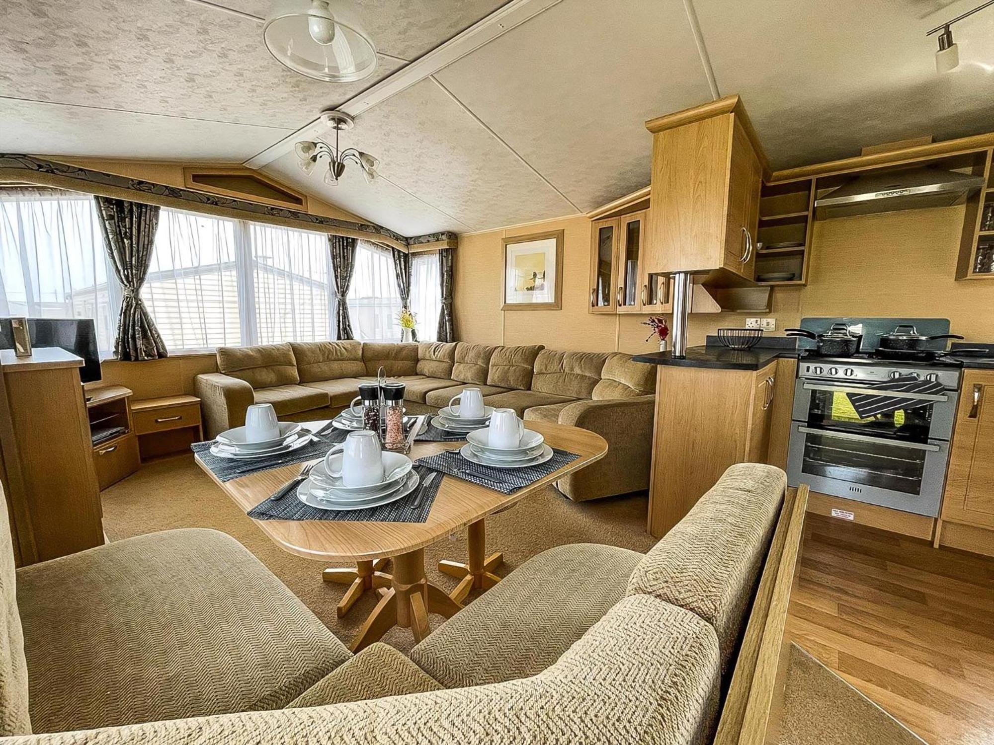 Lovely Caravan By The Beach In Pakefield, Suffolk Ref 68007Cl โลเวสทอฟต์ ภายนอก รูปภาพ